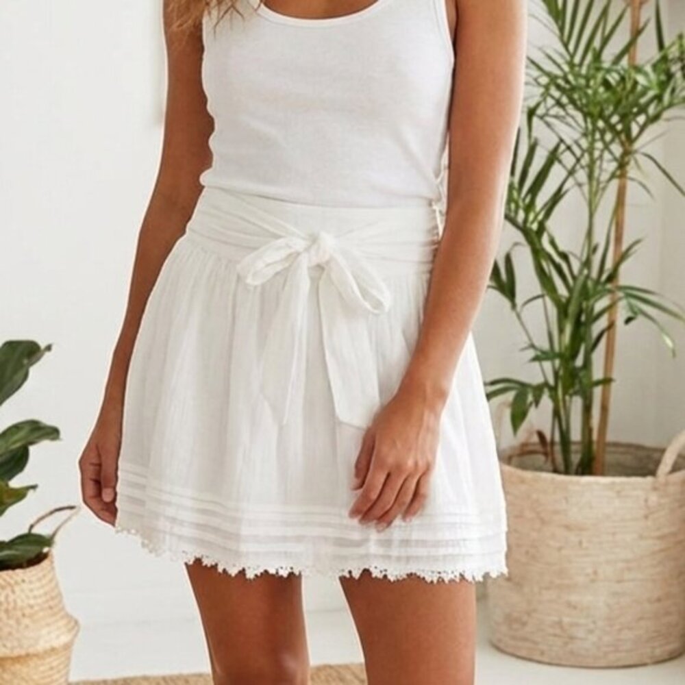 KENSIE GIRL Boho Chic Mini Skirt White Tie waist lace eyelet Flowy Cotton Size 0